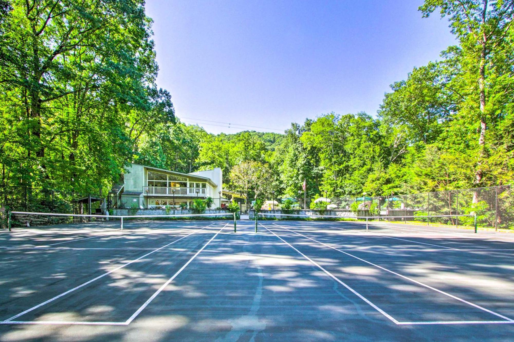 Gatlinburg Vacation Rental Balcony With Hot Tub! Exterior foto
